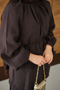 Yaka Büzgülü Bilek Bağlamalı Pantolonlu Takım Kahverengi