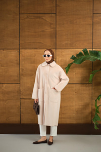 Yaka Detay Peluş Kaban Krem