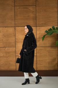 Yaka Detay Peluş Kaban Siyah