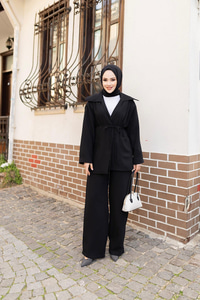 Yaka Detaylı Kuşaklı İkili Takım Siyah