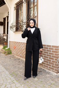 Yaka Detaylı Kuşaklı İkili Takım Siyah