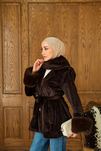 Yaka Fiyonklu Kürklü Kaşe Kahverengi