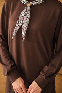 Yaka Fularlı Tunik Kahverengi