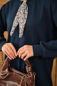 Yaka Fularlı Tunik Lacivert