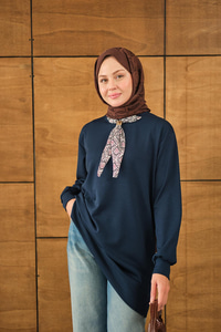 Yaka Fularlı Tunik Lacivert