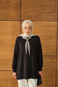 Yaka Fularlı Tunik Siyah