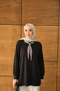 Yaka Fularlı Tunik Siyah