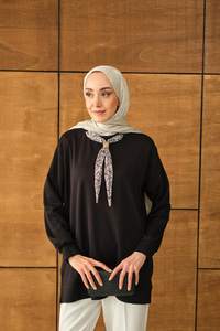 Yaka Fularlı Tunik Siyah