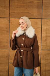 Yaka Kürk Detay Bel Bağlamalı Ceket Kahverengi