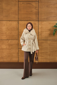 Yaka Kürk Detay Bel Bağlamalı Ceket Krem