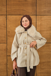 Yaka Kürk Detay Bel Bağlamalı Ceket Krem