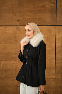 Yaka Kürk Detay Bel Bağlamalı Ceket Siyah