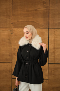 Yaka Kürk Detay Bel Bağlamalı Ceket Siyah