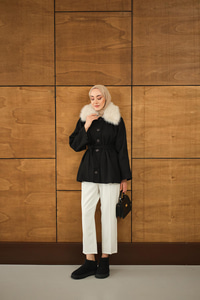 Yaka Kürk Detay Bel Bağlamalı Ceket Siyah