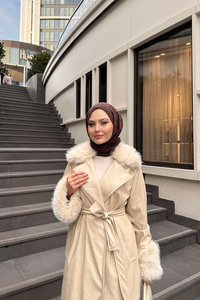 Yaka Kürk Detay Deri Trenç Krem