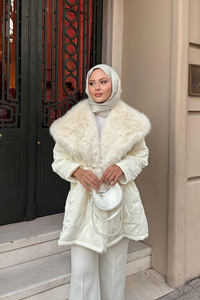 Yaka Kürklü Dikiş Detay Mont Beyaz