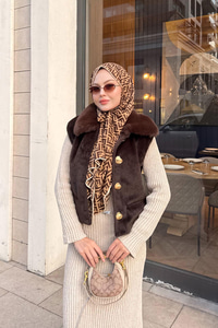 Yaka Kürklü Yelek Kahverengi