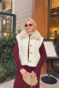 Yaka Kürklü Yelek Krem