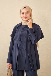 Yaka Pelerinli Çift Düğme Detay Takım Lacivert