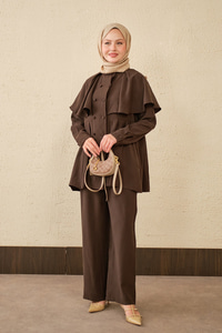 Yaka Pelerinli Çift Düğme Detay Takım Kahverengi