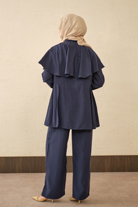 Yaka Pelerinli Çift Düğme Detay Takım Lacivert