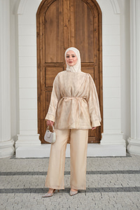 Yaka Şal Detay Bel Bağlamalı Takım Krem