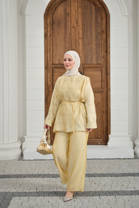 Yaka Şal Detay Bel Bağlamalı Takım Sarı