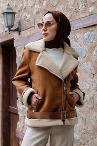 Yaka Ve İç Kısmı Kürklü Süet Ceket Camel