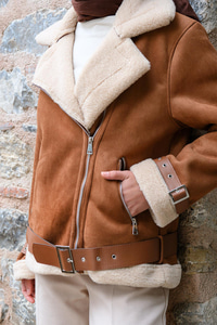 Yaka Ve İç Kısmı Kürklü Süet Ceket Camel