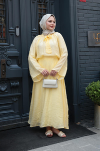 Yakası Bağcık Detaylı İkili Takım Sarı