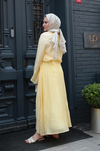 Yakası Bağcık Detaylı İkili Takım Sarı