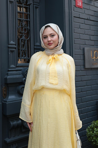 Yakası Bağcık Detaylı İkili Takım Sarı