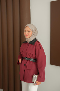 Yakası Deri Kemerli Kısa Ceket Bordo