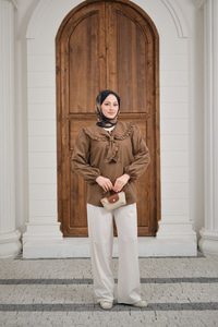 Yakası Fırfırlı Basic Gömlek Kahverengi