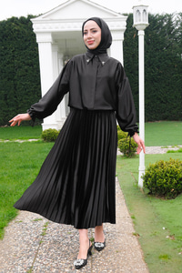 Yakası Kelebek Aksesuarlı Piliseli Takım Siyah