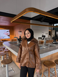 Yakası Kürk Detaylı Deri Ceket Taba