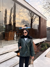 Yakası Kürk Detaylı Deri Ceket Zümrüt Yeşil