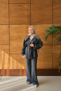 Yakası Kürk Kolları Fermuarlı Takım Antrasit