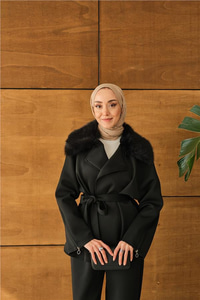 Yakası Kürk Kolları fermuarlı Takım Siyah