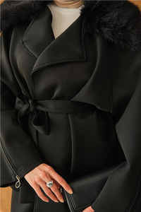 Yakası Kürk Kolları fermuarlı Takım Siyah