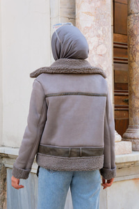 Yakası Kürklü Çapraz Fermuar Süet Kaban Gri