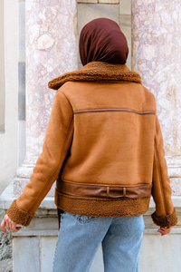 Yakası Kürklü Çapraz Fermuar Süet Kaban Taba