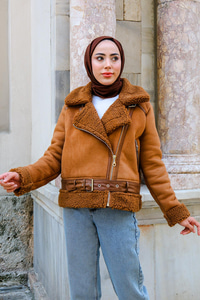 Yakası Kürklü Çapraz Fermuar Süet Kaban Taba