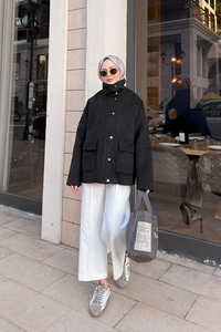 Yakası Lastik Detaylı Ceket Siyah