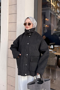 Yakası Lastik Detaylı Ceket Siyah