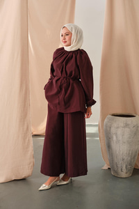 Yakası Lastik Detaylı Takım Bordo