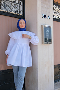 Yakası Nakış Detaylı Gömlek Beyaz