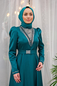 YAKASI TAS AKSESUARLI ABIYE ZUMRUT YESIL