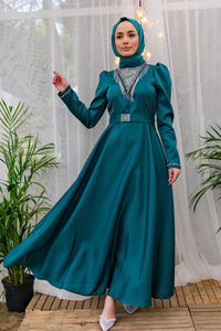 YAKASI TAS AKSESUARLI ABIYE ZUMRUT YESIL