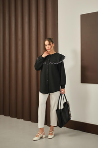 Yakası Taşlı Tunik Siyah